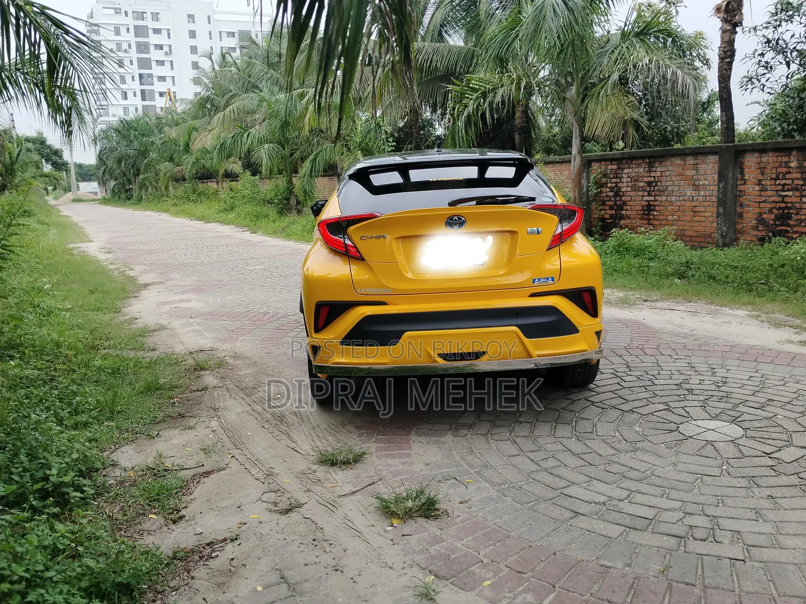 Toyota C-HR 2018 Yellow