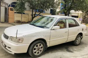 Toyota Corolla Automatic 1999 White