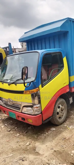 Toyota Cover Van Model 2018