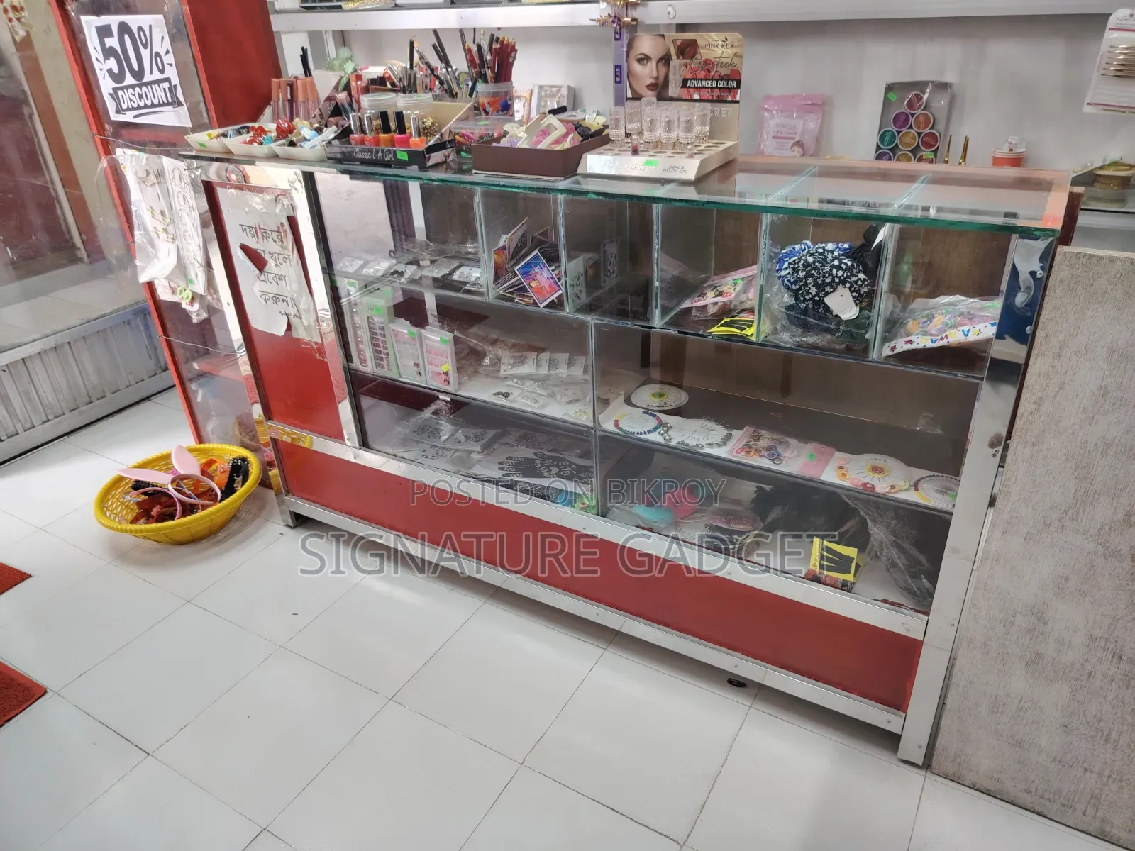 Showcase for Shop Display