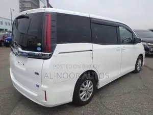 Toyota Noah 2021 Pearl