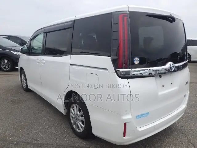 Toyota Noah 2021 Pearl