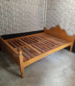 Double size small bed for sale, size 5*7 feet