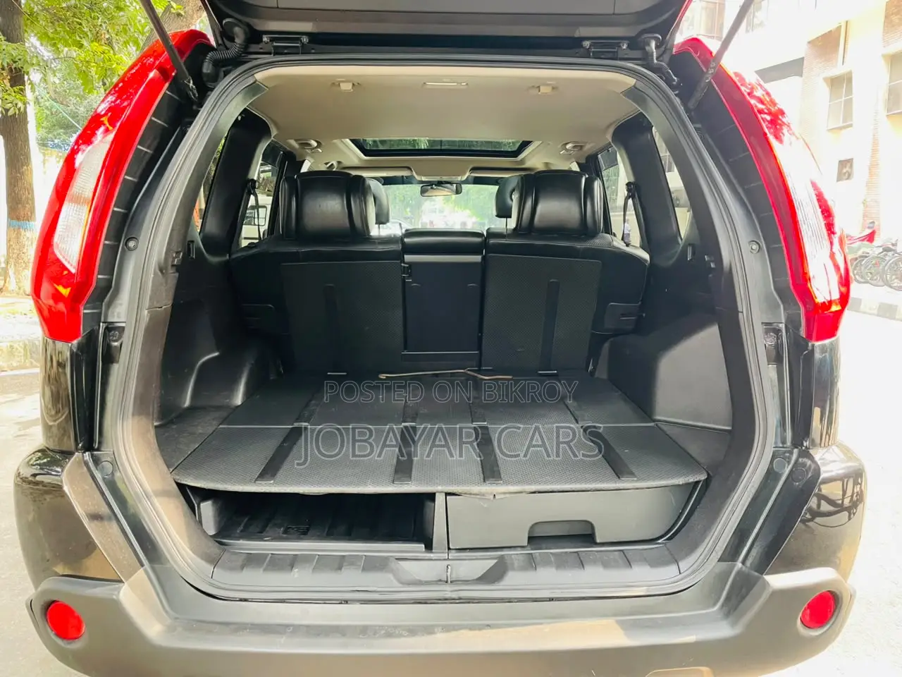 New Nissan X-Trail 2012 Black