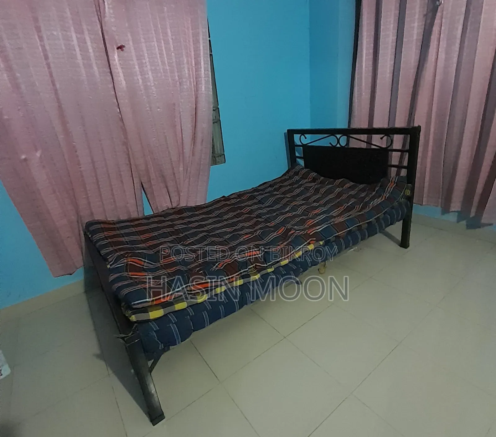Semi Double Bed