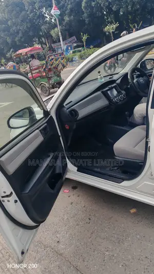 Toyota Axio 1.5 X 2WD 2013 Silver
