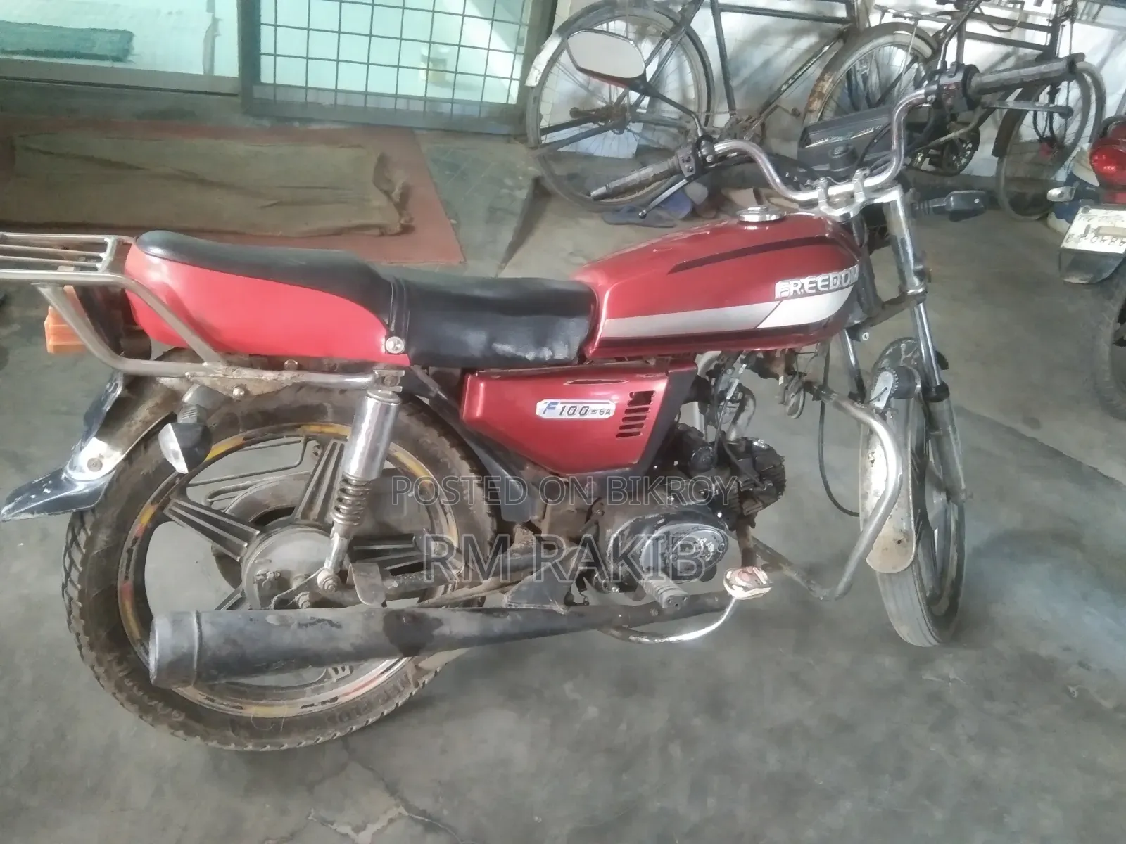 Runner F100 - 6A 2012 Red