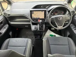 Toyota Noah 2021 Pearl