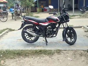 বাজাজ ডিসকভার ১২৫ ২০২৪ ব্ল্যাক