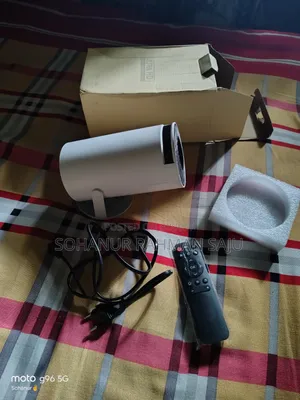 Smart Mini Projector for Sale! Android 1GB RAM, 8GB ROM