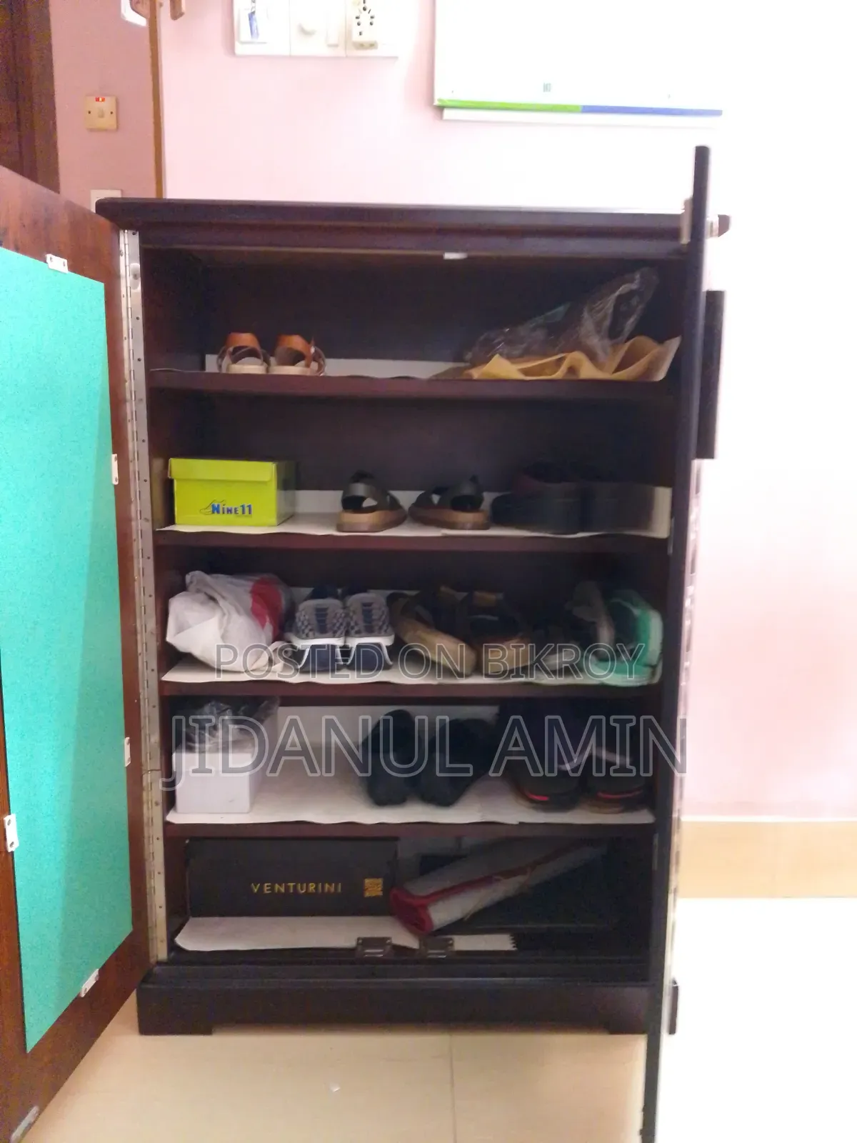 Malaysian Flyboard Shoerack