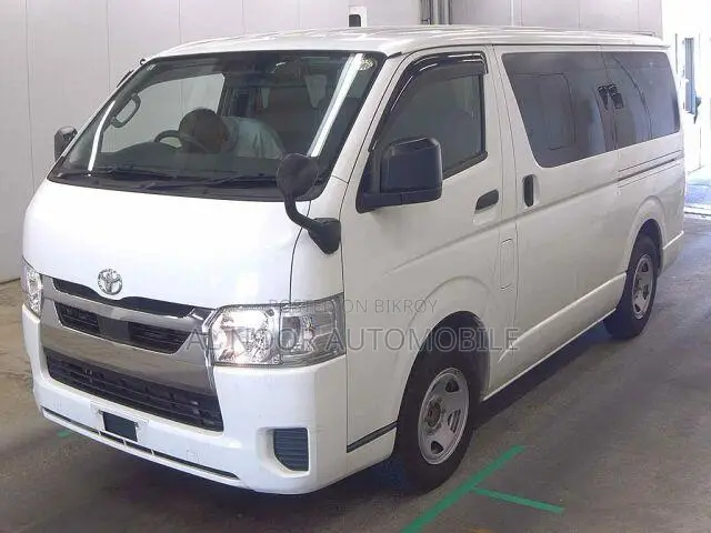 Toyota HiAce 2022 Pearl