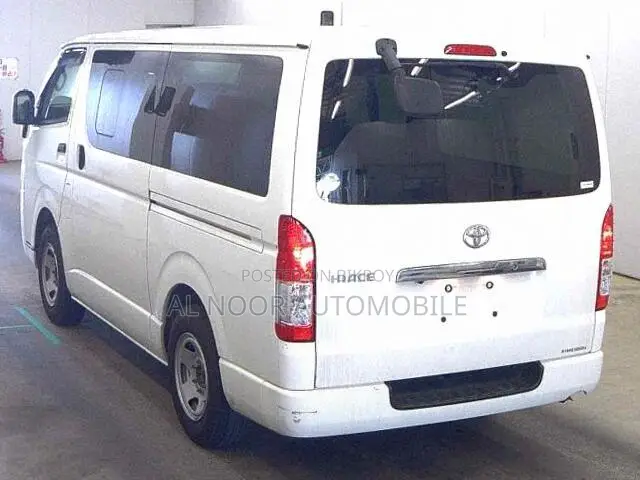 Toyota HiAce 2022 Pearl