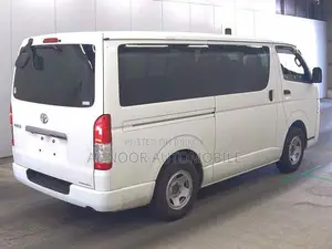 Toyota HiAce 2022 Pearl