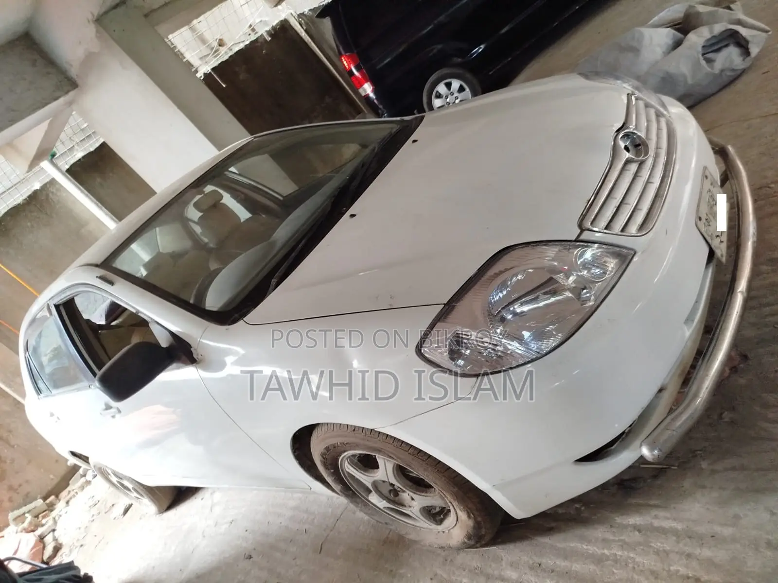 Toyota Corolla 2001 White