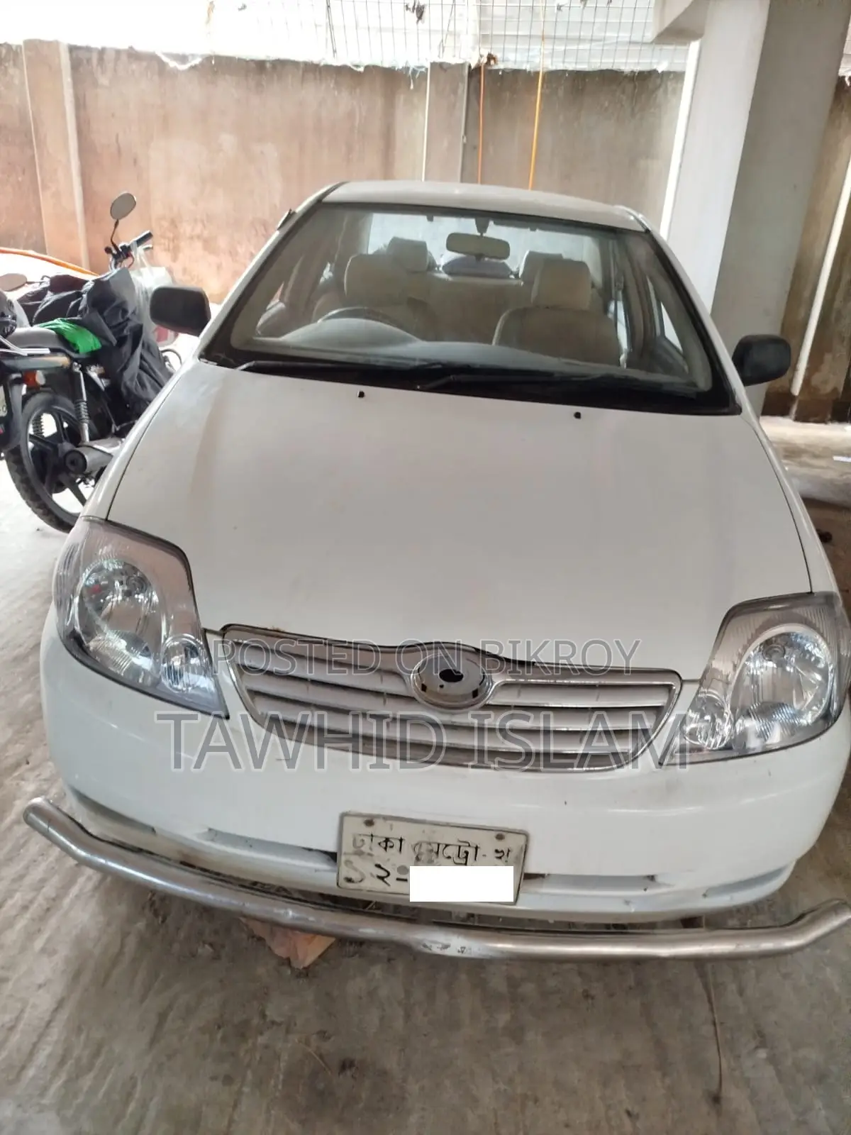 Toyota Corolla 2001 White