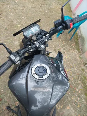 হিরো এক্সট্রিম ১২৫আর ২০২৫ ব্ল্যাক