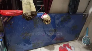 সিঙ্গেল ম্যাট্রেস টা বিক্রি হবে 1400 টাকা । কিছুটা কমানো যাবে।
