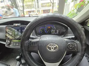 Toyota Corolla Fielder 1.5 Hybrid FWD 2017 White
