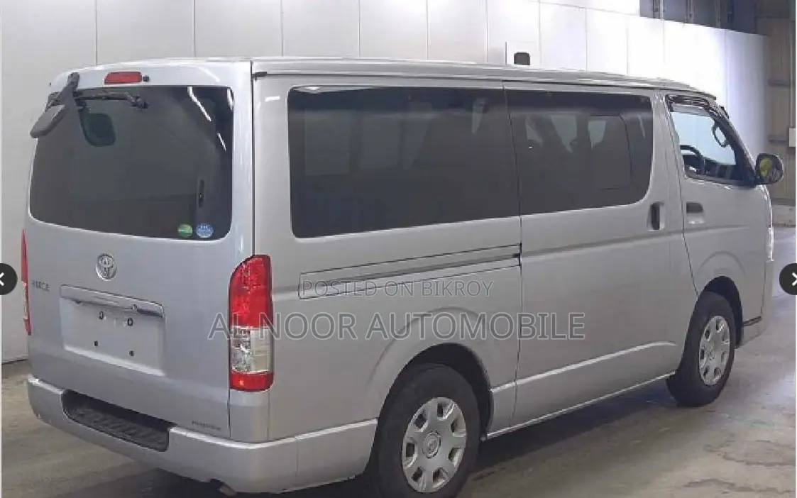 Toyota HiAce 2021 Silver
