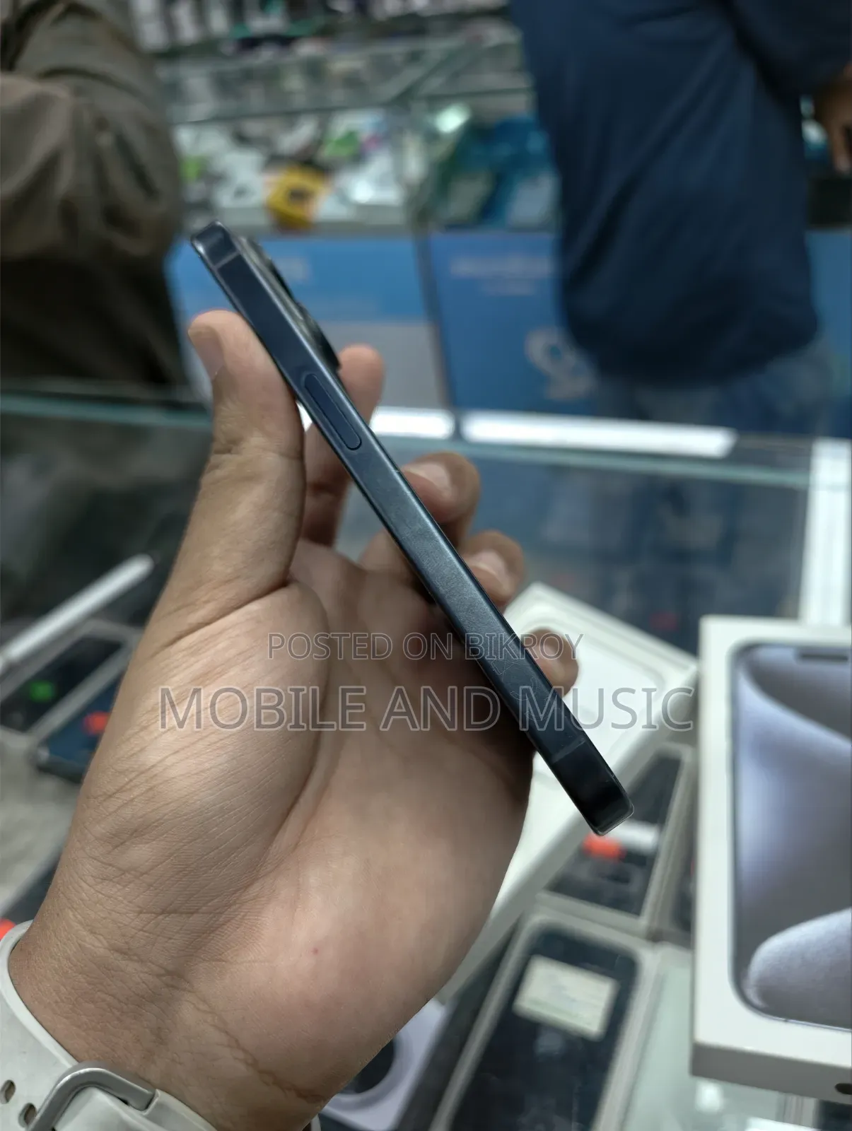 অ্যাপল আইফোন ১৫ প্রো ২৫৬ জিবি ব্লু