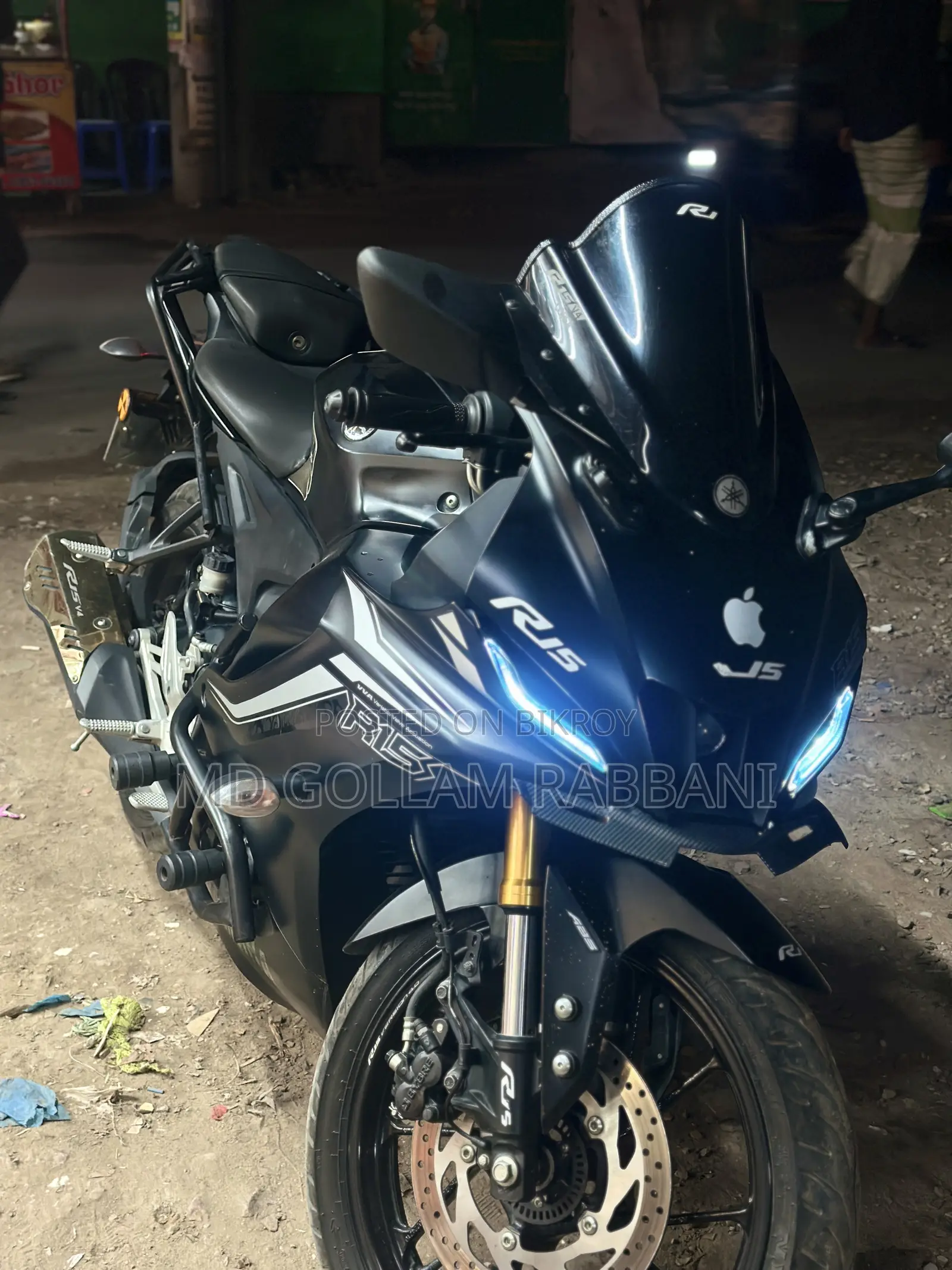 ইয়ামাহা আর১৫ ভি৩ ২০২২ ব্ল্যাক
