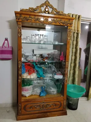 লাক্সারি ড্রেসিং টেবিল এবং শোকেস