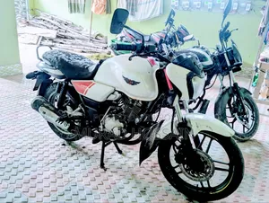 বাজাজ ভি১৫ ২০১৮ সাদা