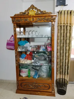 লাক্সারি ড্রেসিং টেবিল এবং শোকেস