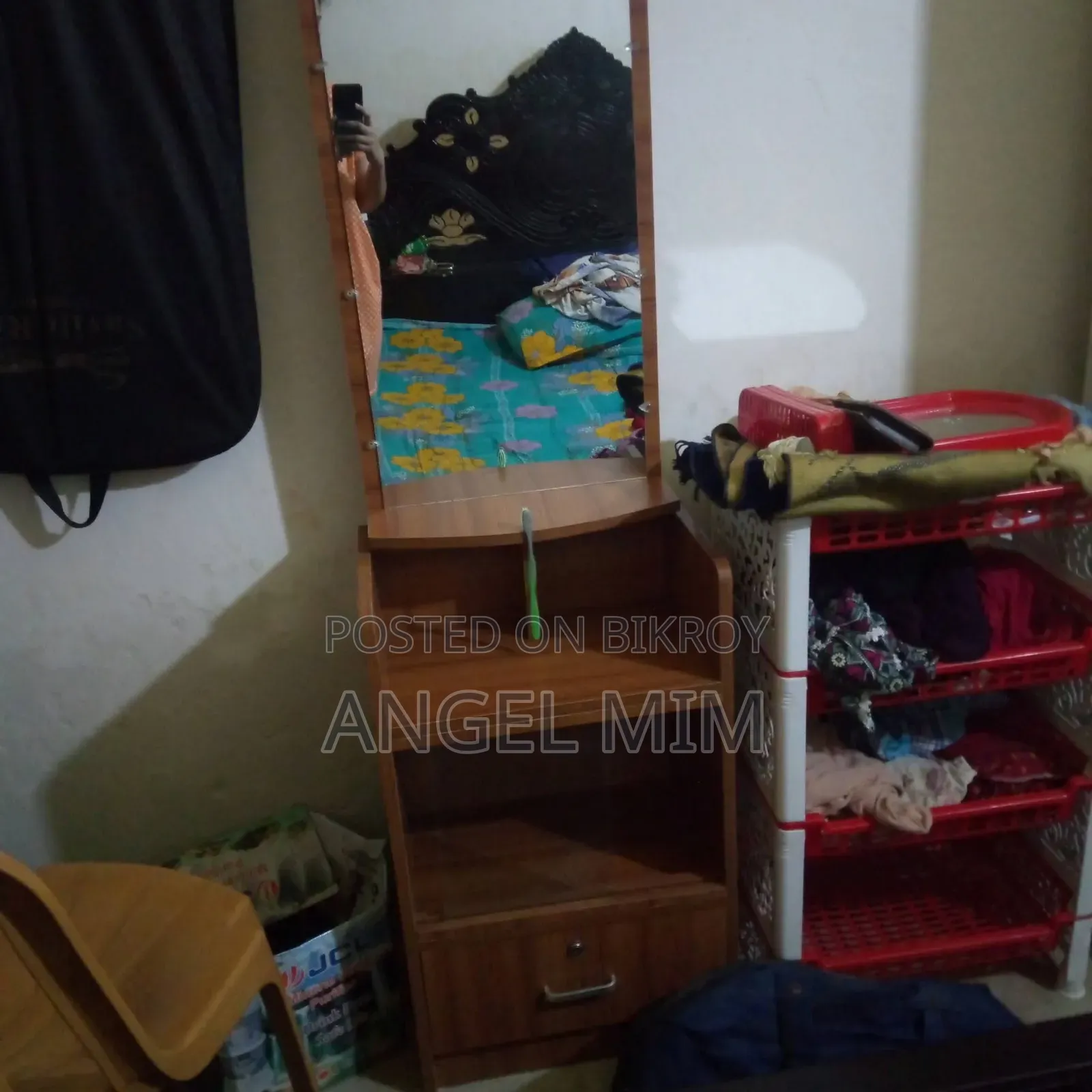 A beautiful dressing table for girls.