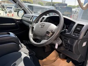 Toyota HiAce 2020 Silver