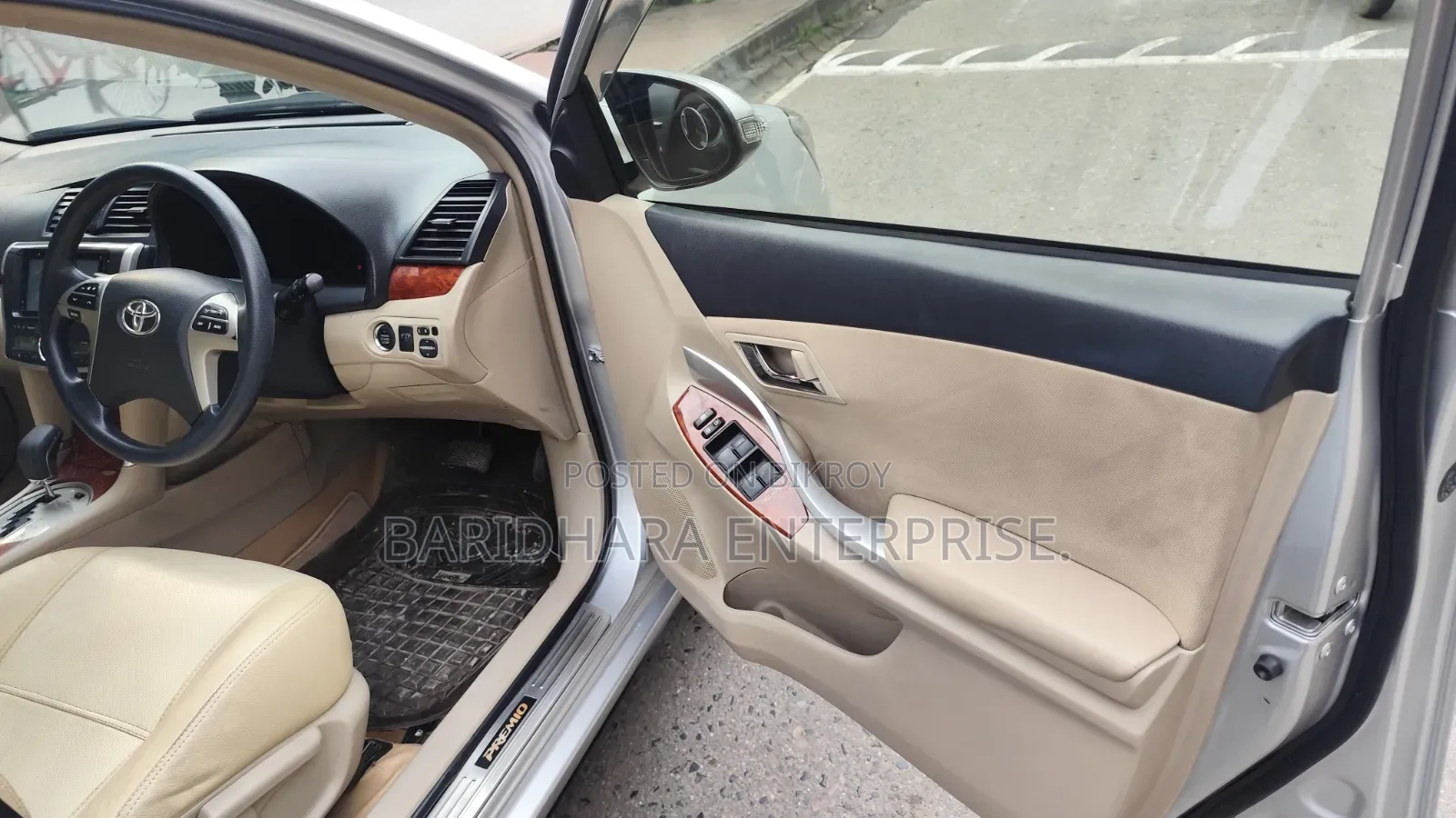 Toyota Premio 2013 Silver
