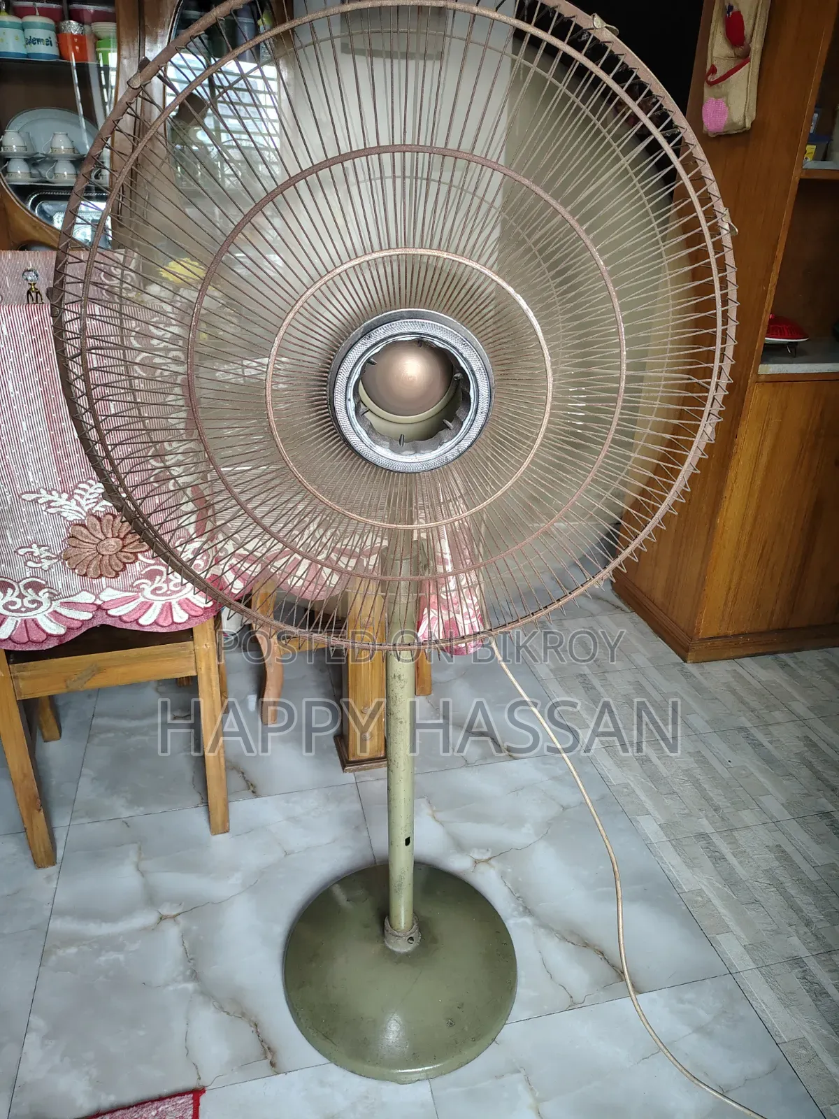 Pak 20" Used Pedestal Fan (Color Family: Green)