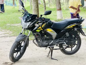 TVS Stryker 125 2022 Yellow