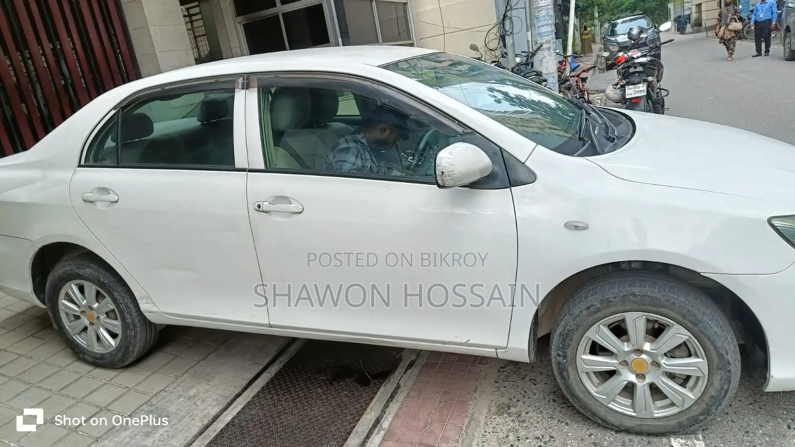 Toyota Axio 2011 সাদা