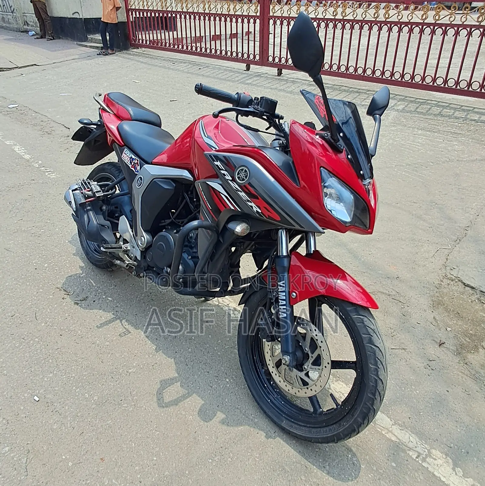Yamaha 2018 Red