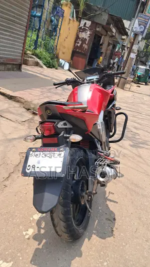 Yamaha 2018 Red