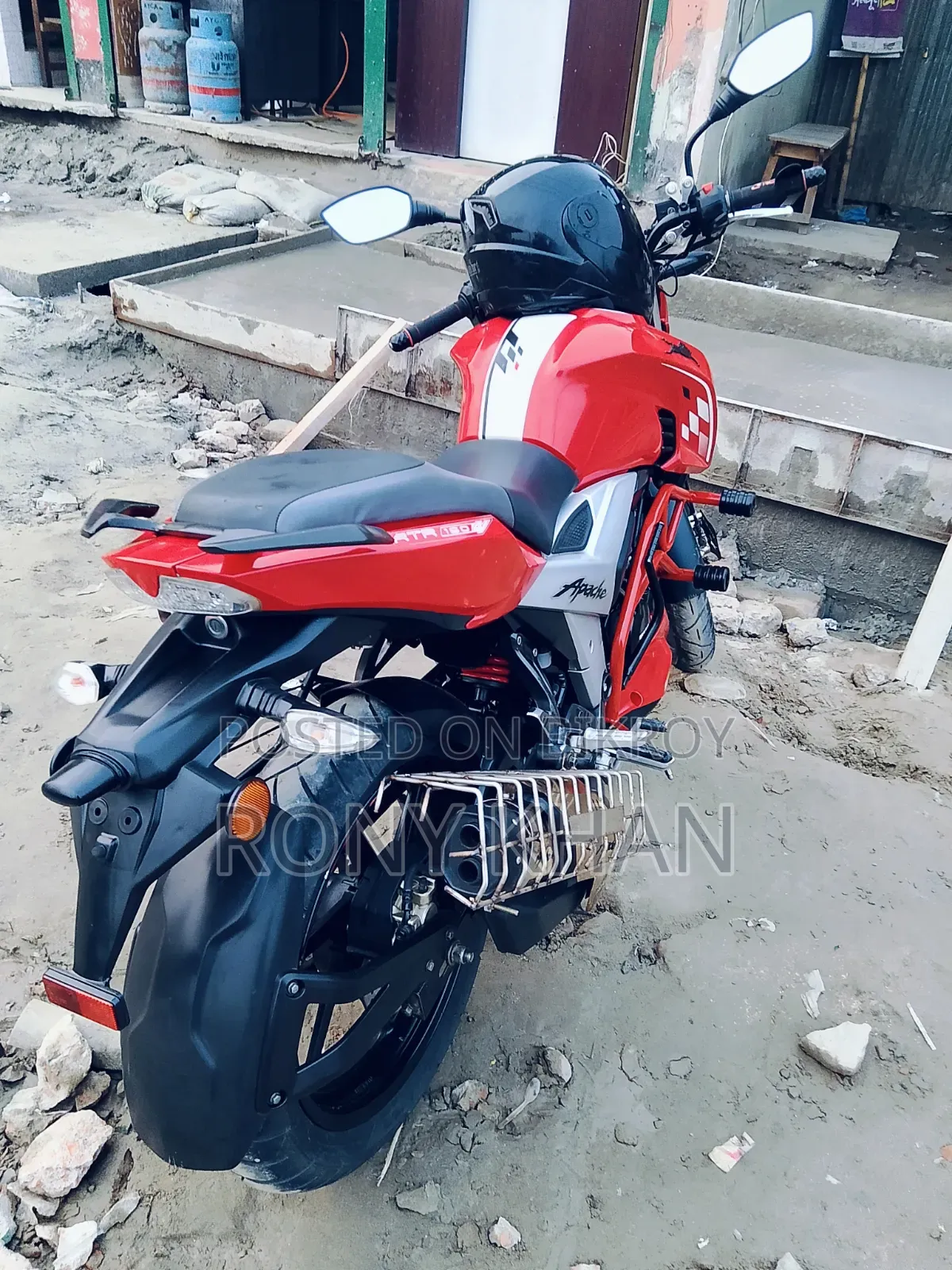 TVS Apache RTR 160 4V 2022 Red