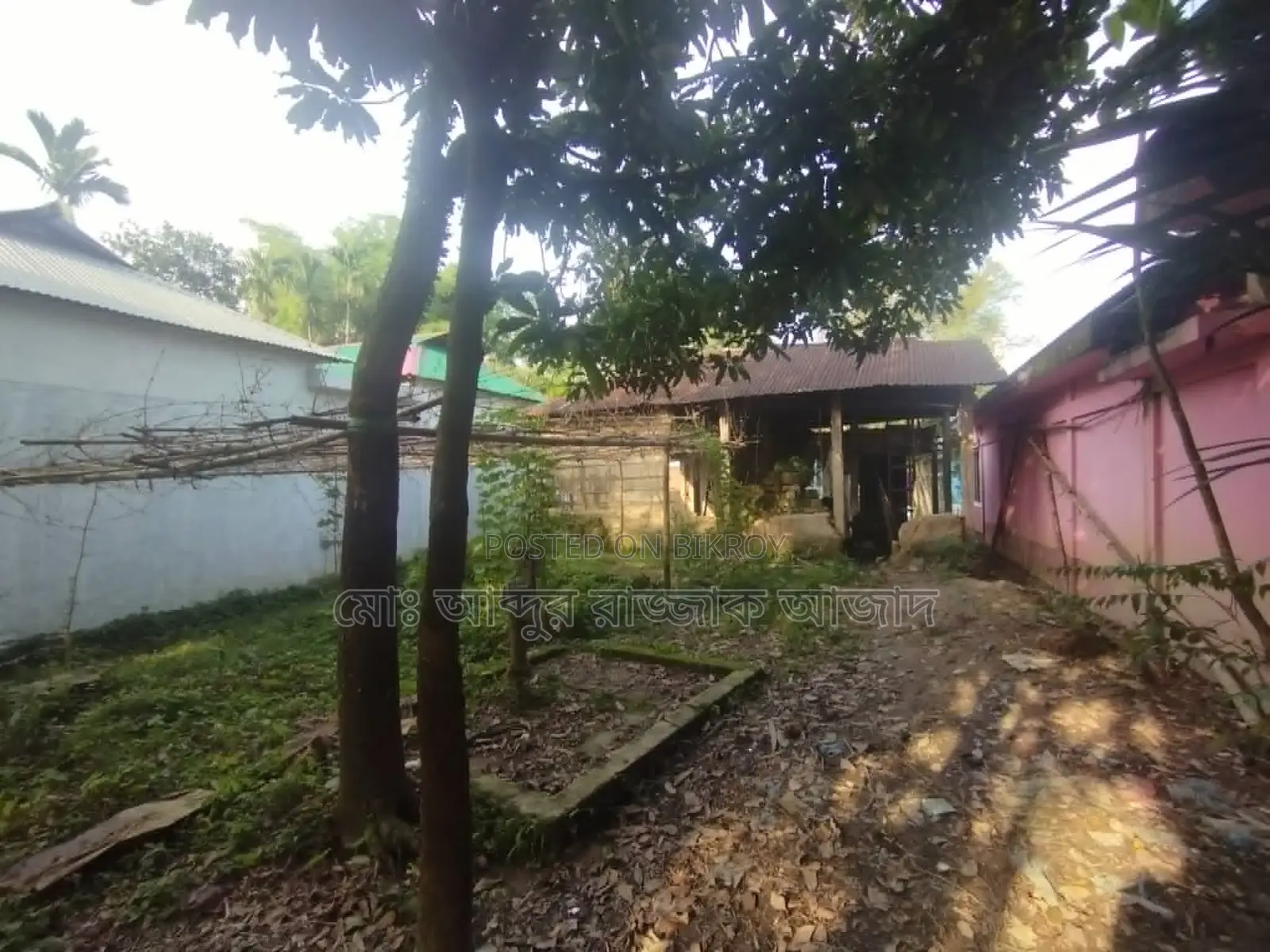 20 decimal clear title residential land with pond for urgent sale.