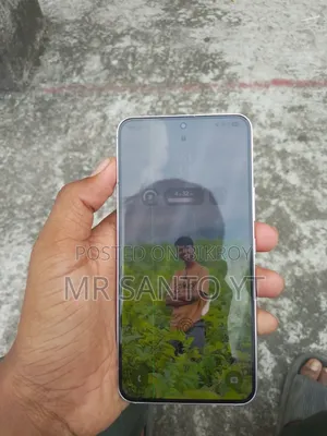 New Samsung Galaxy S22 5G 256 GB White