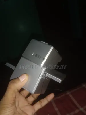 Maxco Geometric 15w 3-in-1 Magnetic Wireless Charger (Brand New)