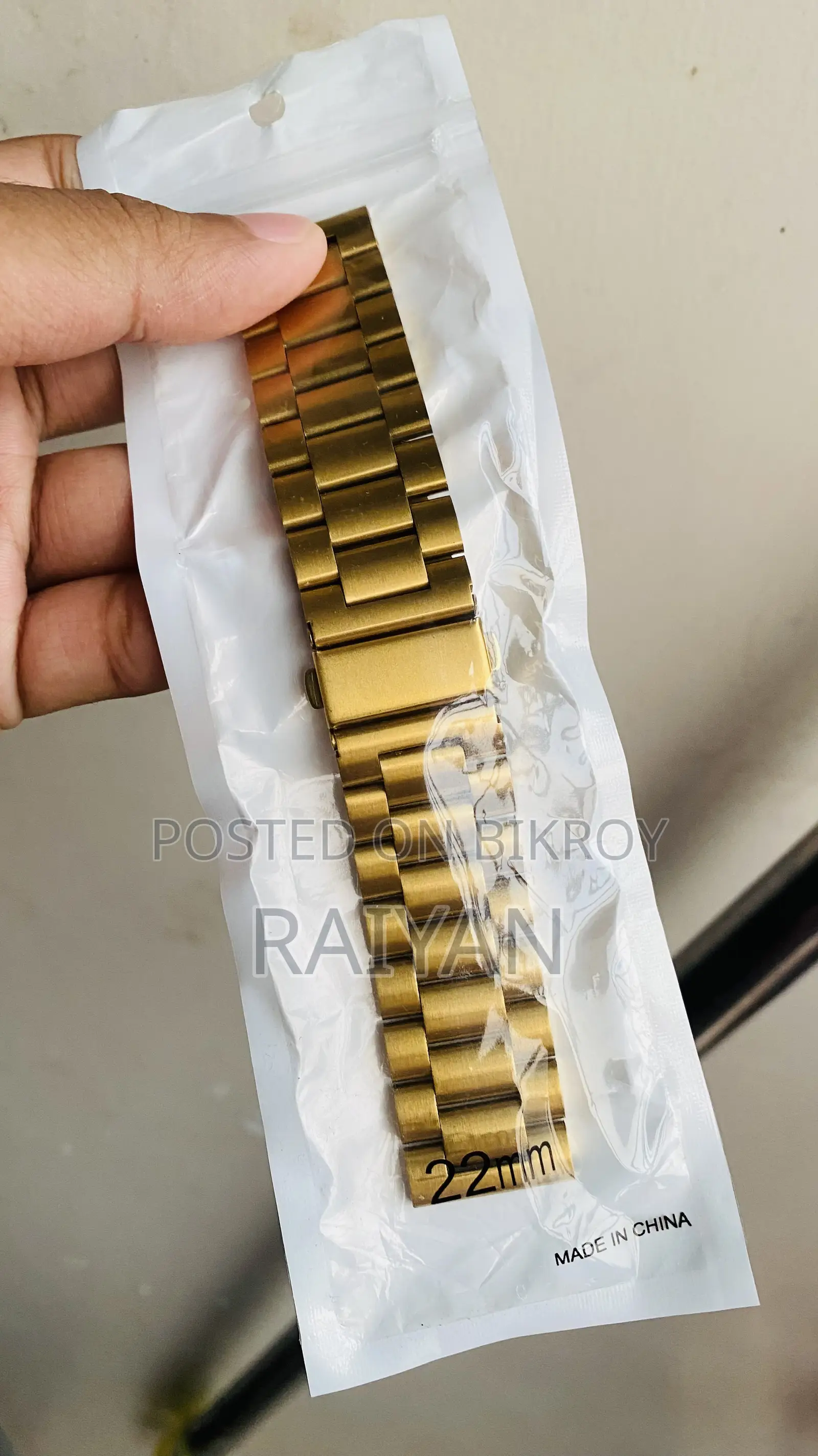 Premium Gold Stainless Steel Watch Strap (22mm)
