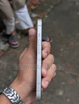 অ্যাপল আইফোন ১৩ ১২৮ জিবি হোয়াইট