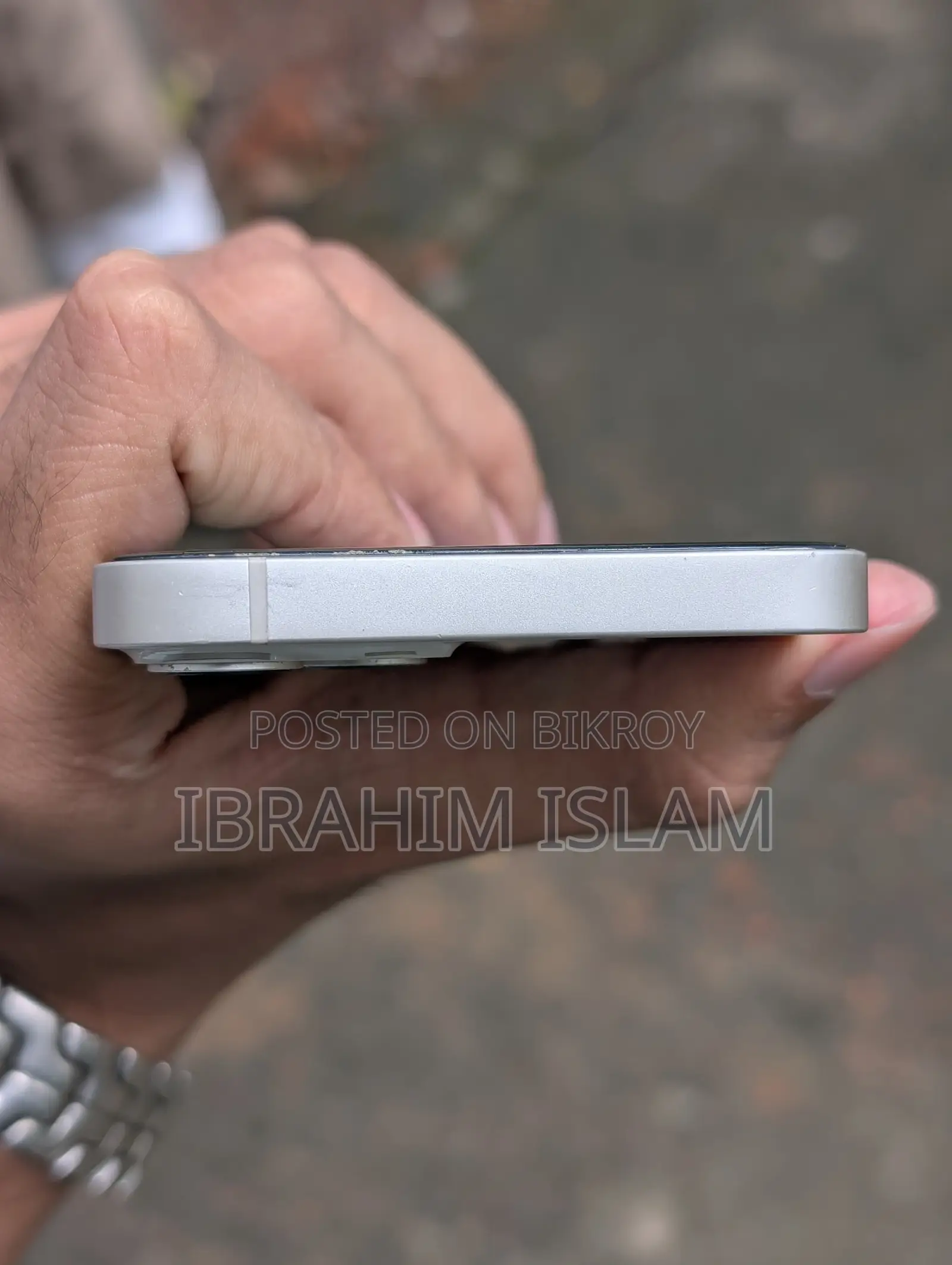 অ্যাপল আইফোন ১৩ ১২৮ জিবি হোয়াইট