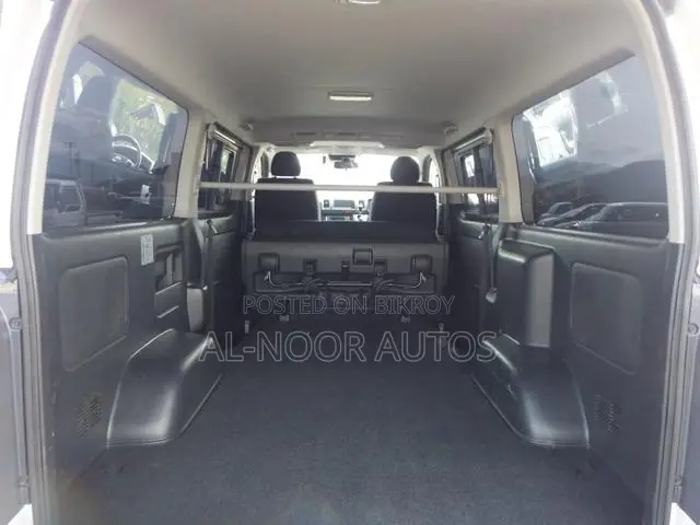 Toyota HiAce 2021 White