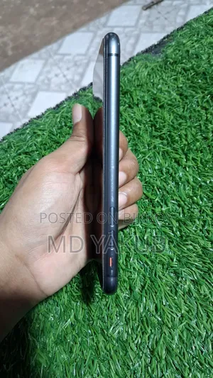 Apple iPhone 11 64 GB Black
