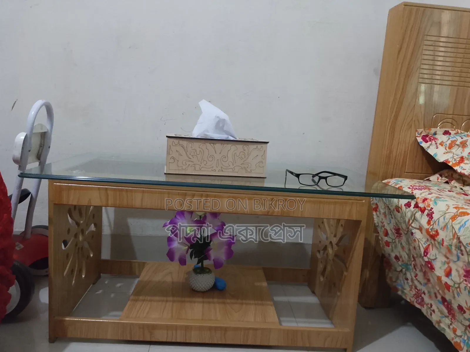 আসবাবপত্র পুরাতন ফার্নিচার