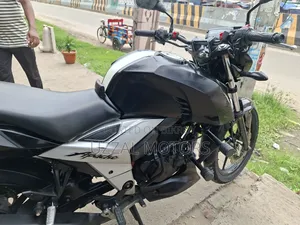 TVS Apache 160 4V 2018 Black