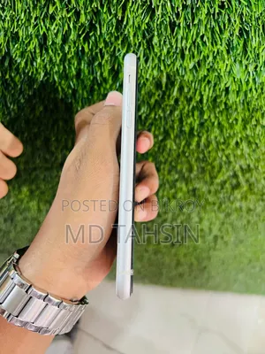 Apple iPhone 11 64 GB White