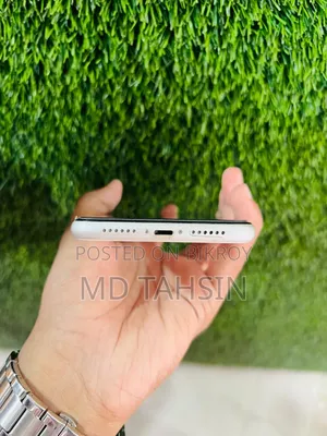 Apple iPhone 11 64 GB White